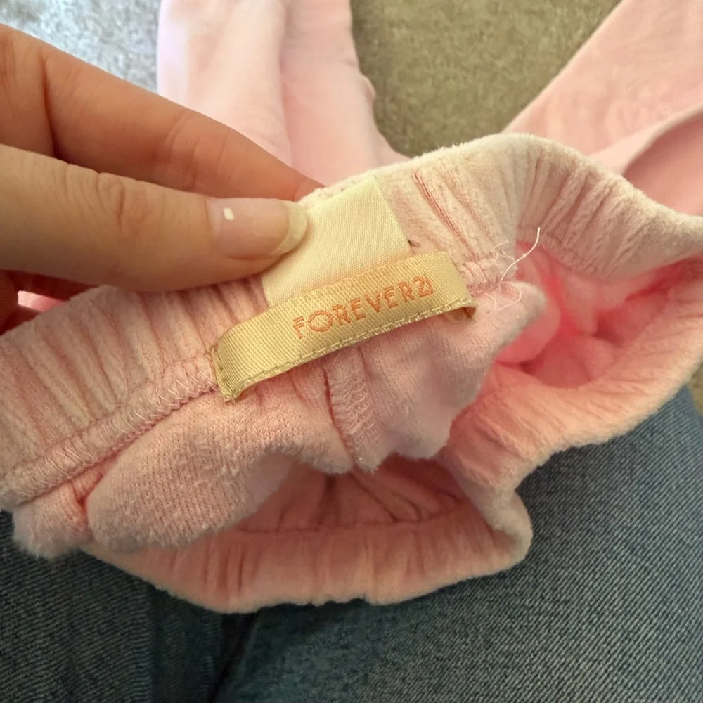 Forever 21 Women’s Pink Sweats - Picture 4 of 5